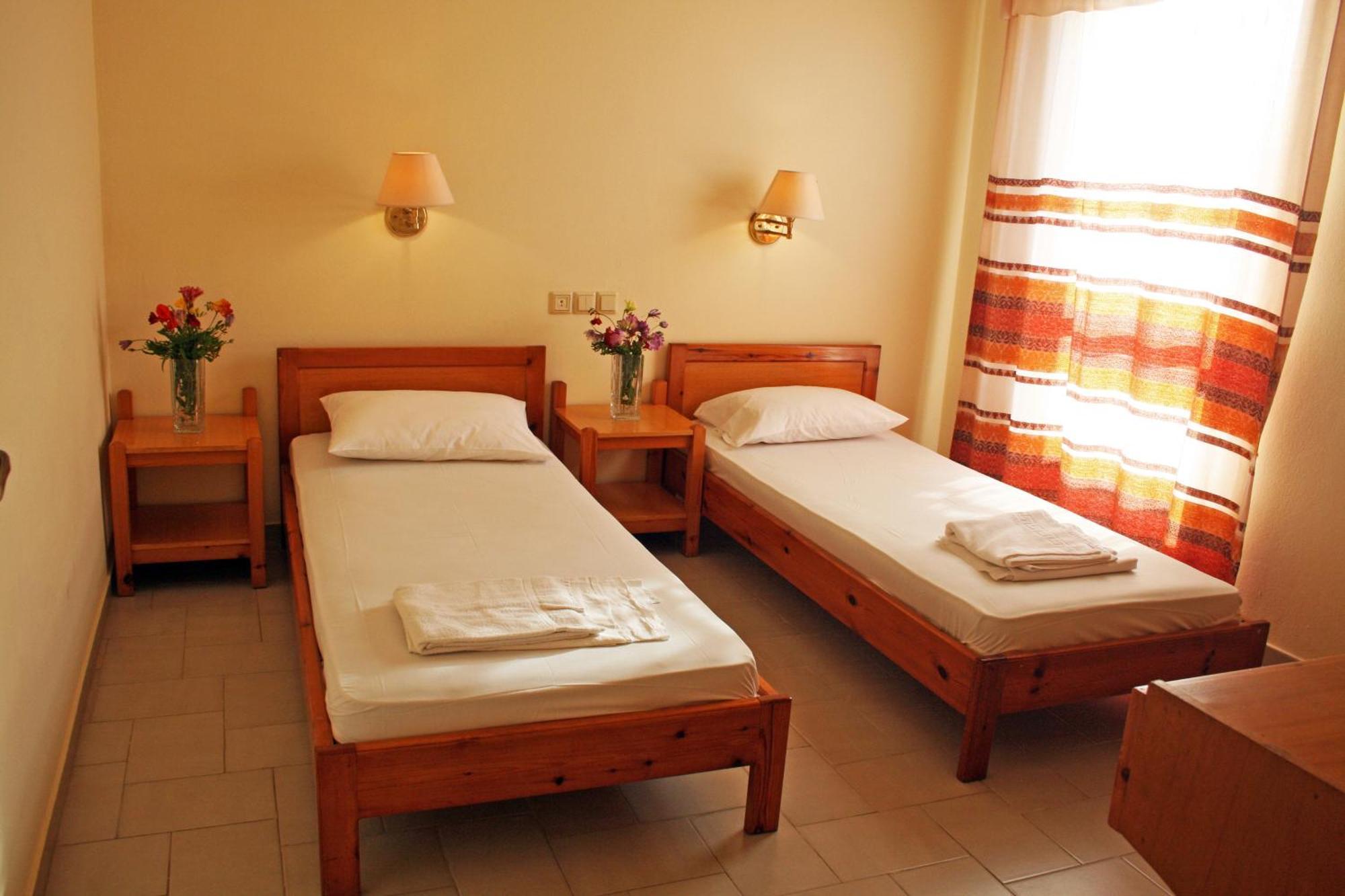Aparthotel Haris 3*