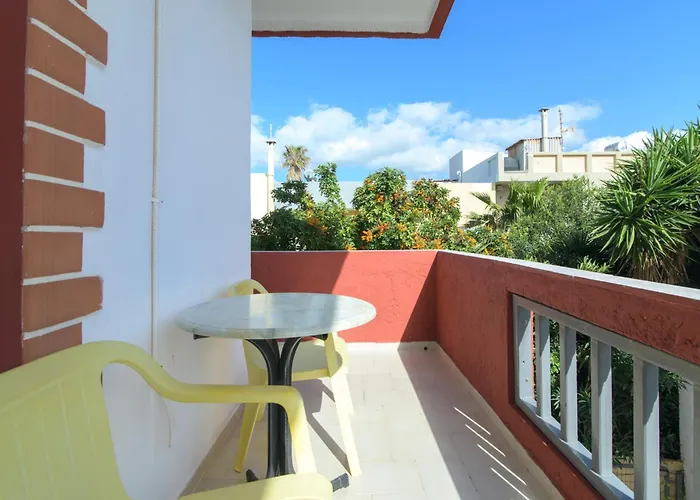 Haris Apartments
