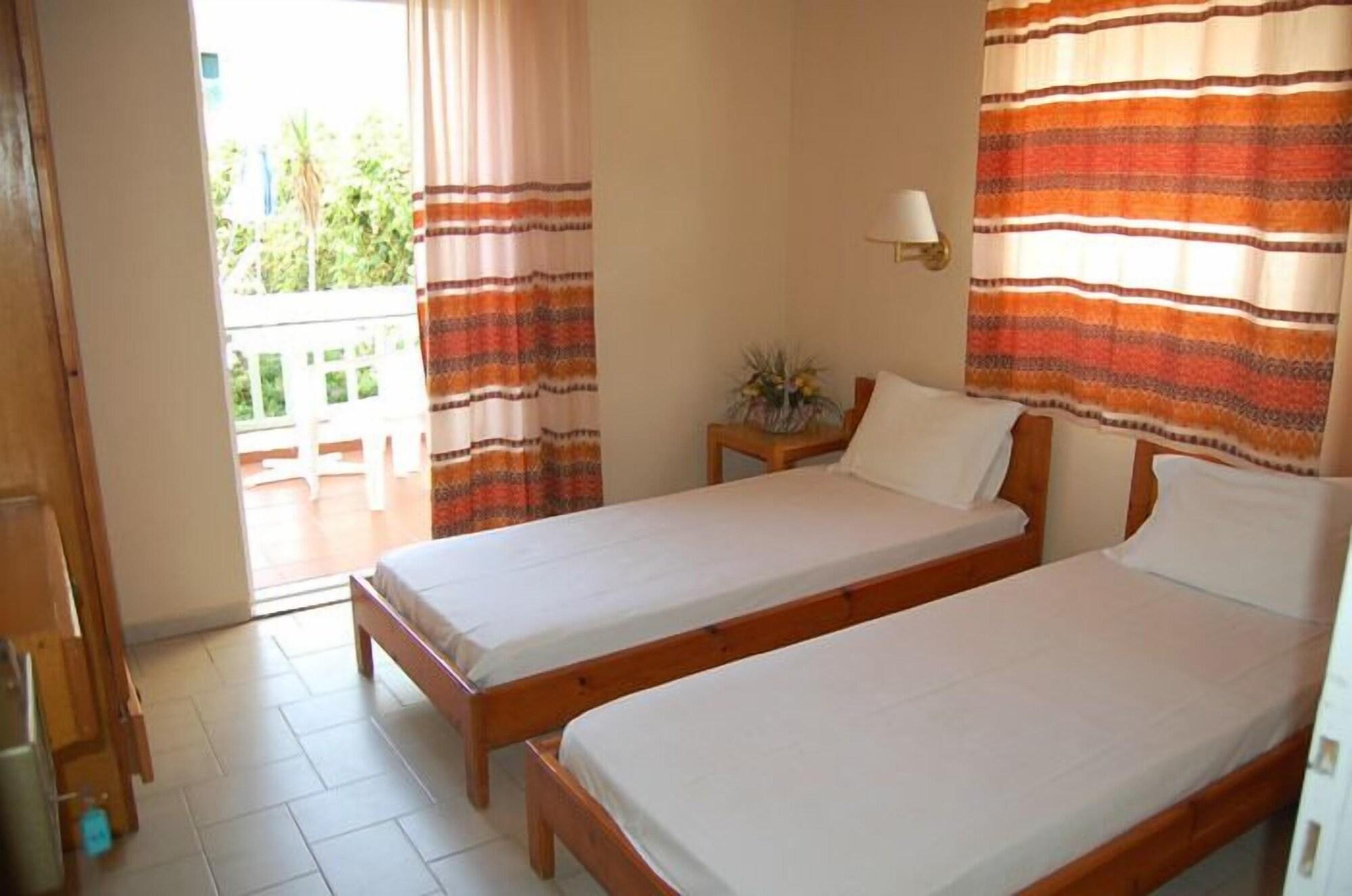 Haris Aparthotel 3*