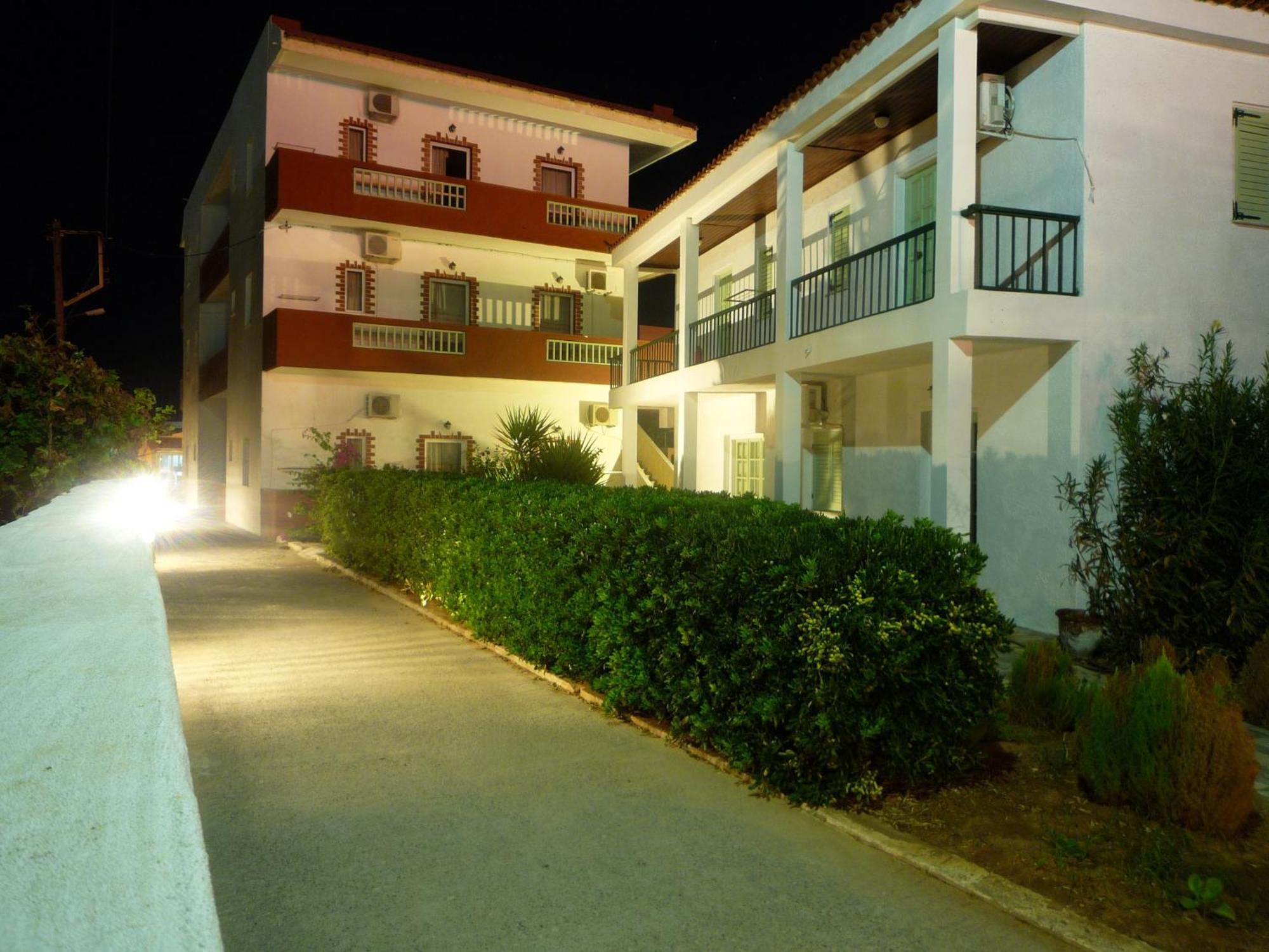 Aparthotel Haris 3*