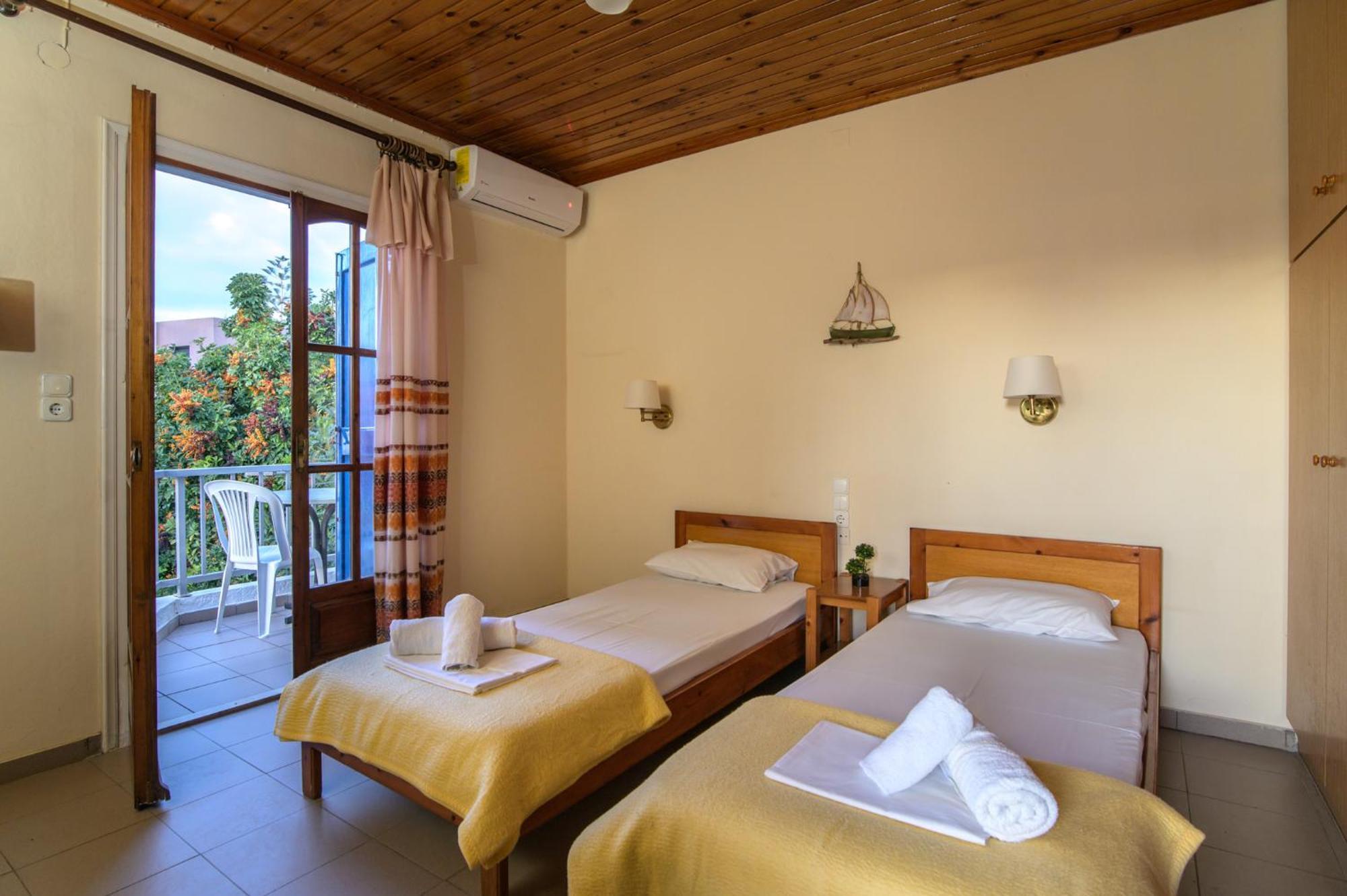 Haris Aparthotel Kokkini Hani