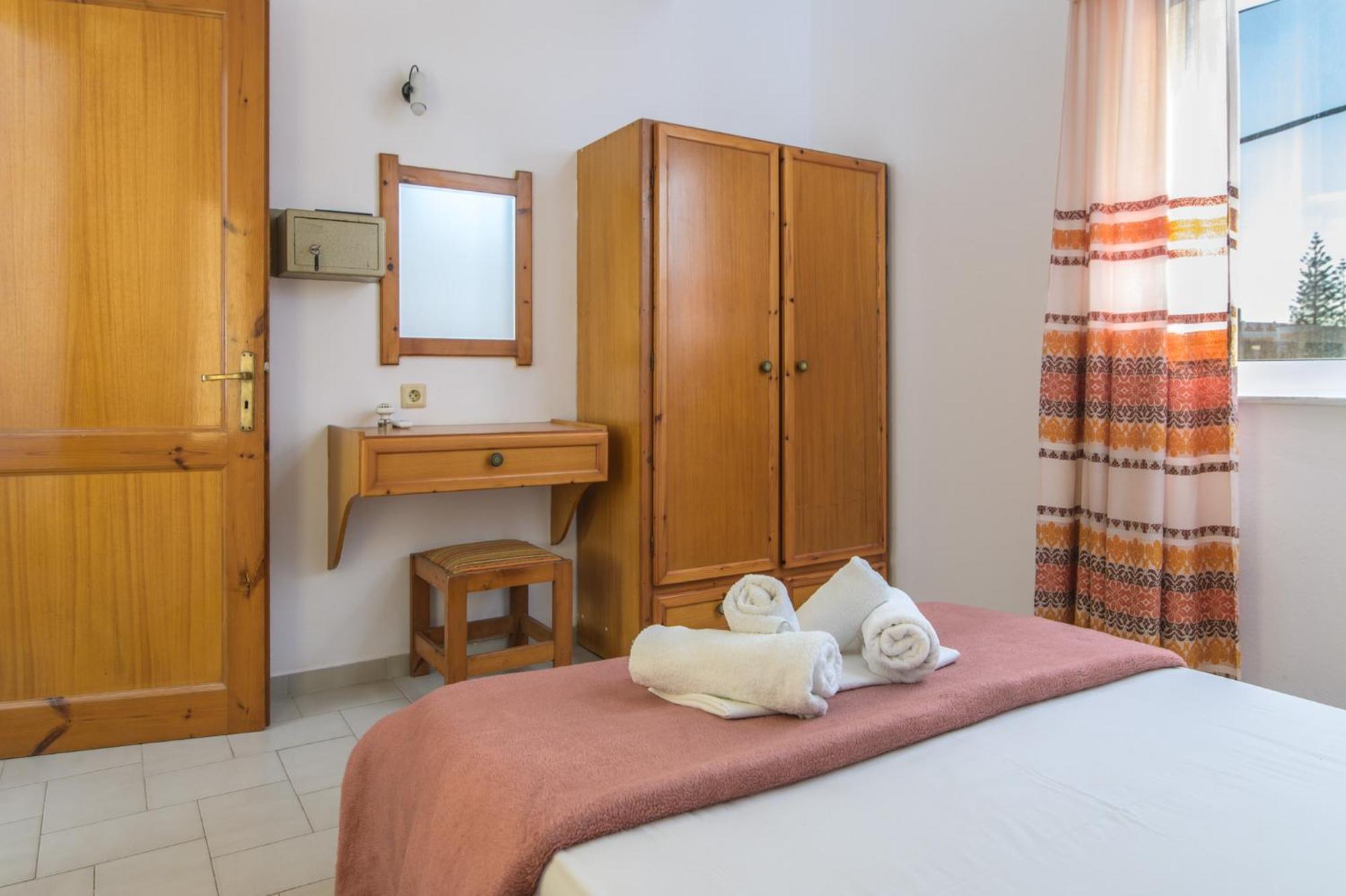 Haris Aparthotel