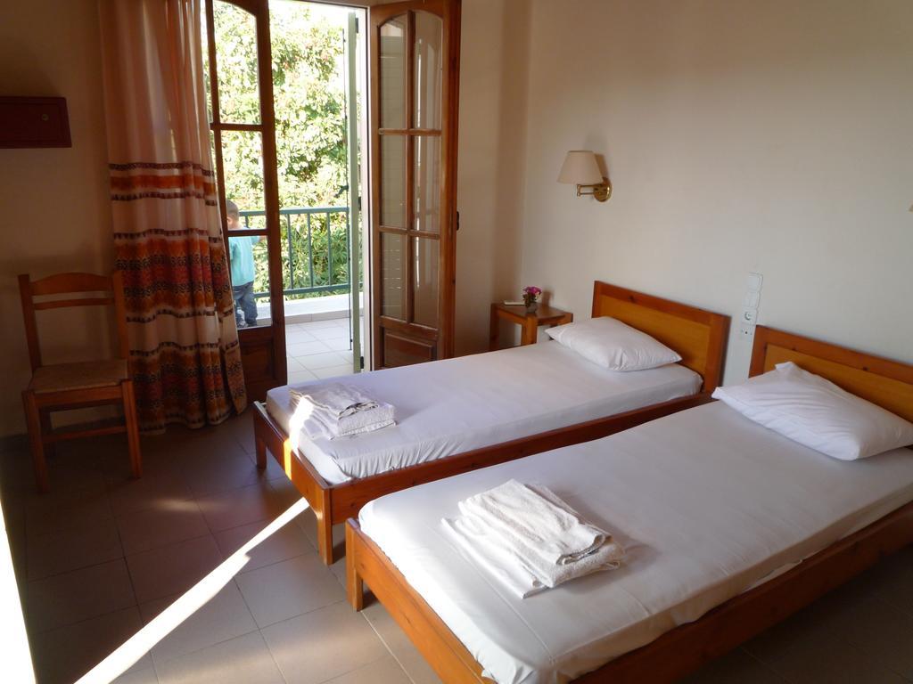 Haris 3* Kokkini Hani